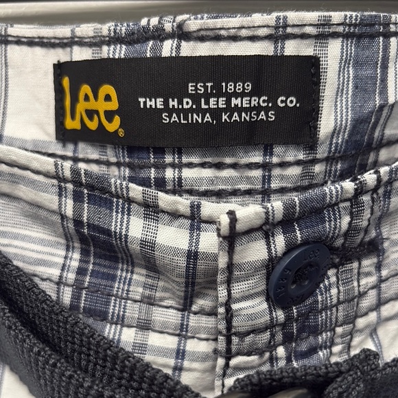 NWT Lee Mens Navy and White Plaid Cargo Shorts - Picture 6 of 6